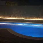 Med Private Pool Bbq Sea מלון