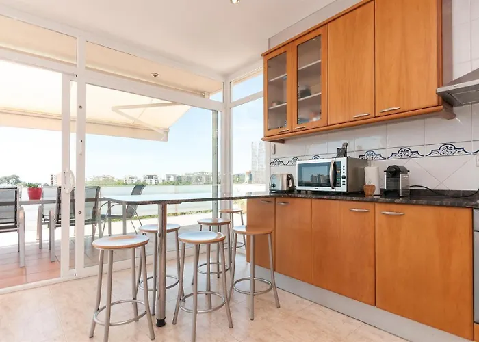 Отель Med Private Pool Bbq Sea